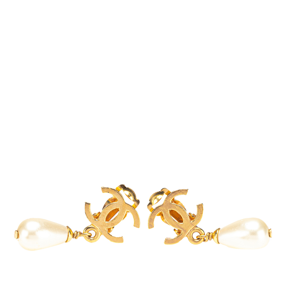 Pre-Loved Chanel Gold Plated CC Faux Pearl Drop Clip on Earrings - Picture 1 of 3